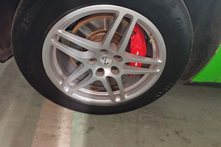 Used Porsche Macan 2016 Macan 2.0T Left Front Wheel Hub