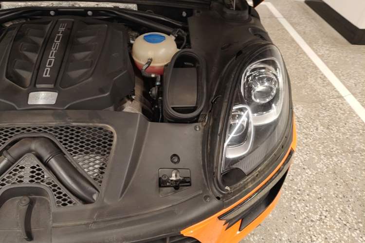 Used Porsche Macan 2016 Macan S 3.0T Engine Bay Left