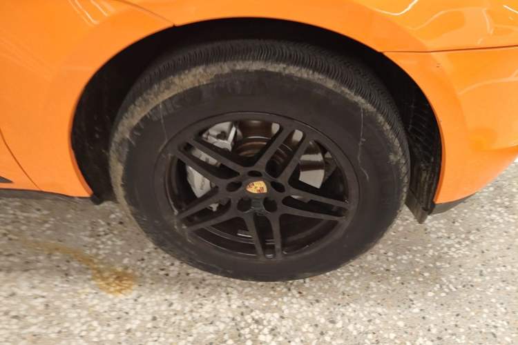 Used Porsche Macan 2016 Macan S 3.0T Right Front Wheel Hub