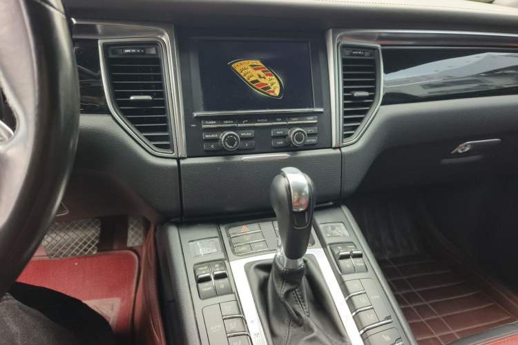 Used Porsche Macan 2016 Macan S 3.0T Audio And AC Panel