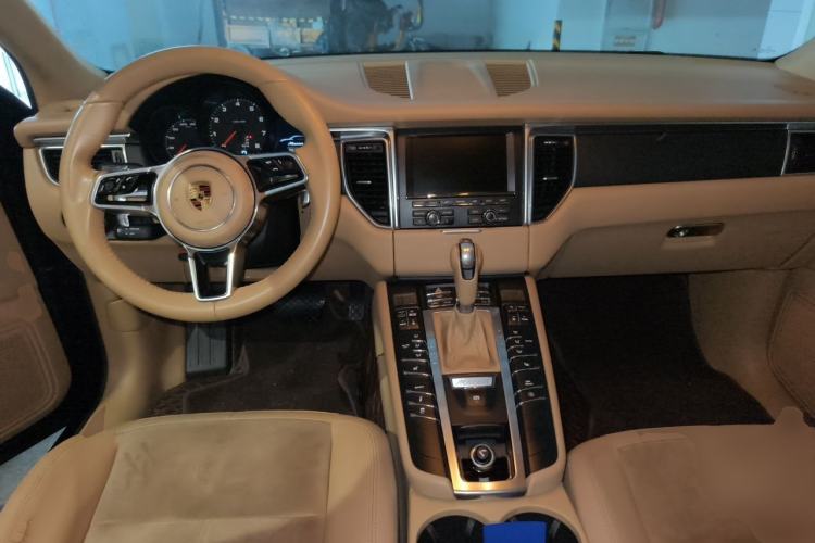 Used Porsche Macan 2016 Macan 2.0T Center Console