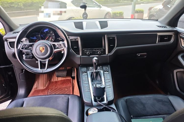 Used Porsche Macan 2016 Macan 2.0T Center Console