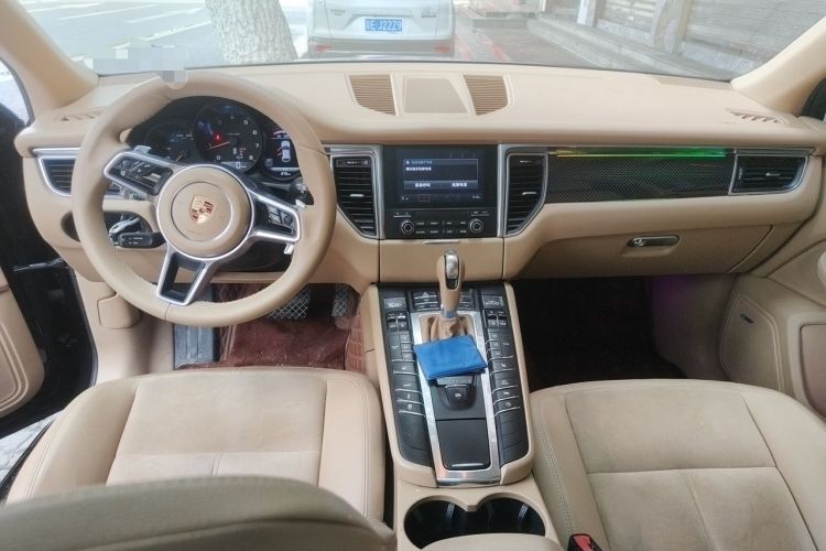 Used Porsche Macan 2016 Macan 2.0T Center Console