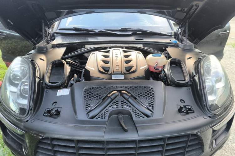 Used Porsche Macan 2016 Macan S 3.0T Engine Bay