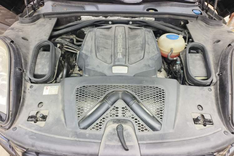Used Porsche Macan 2016 Macan S 3.0T Engine Bay