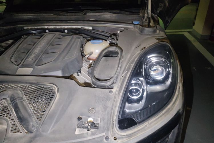 Used Porsche Macan 2016 Macan S 3.0T Engine Bay Left