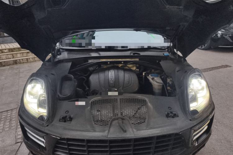Used Porsche Macan 2016 Macan 2.0T Engine Bay