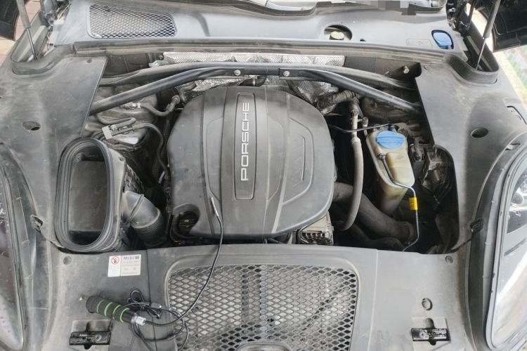 Used Porsche Macan 2016 Macan 2.0T Engine Bay
