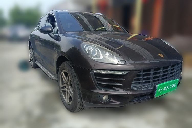 Used Porsche Macan 2016 Macan 2.0T Front Right 45 Deg