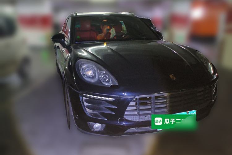 Used Porsche Macan 2016 Macan 2.0T Front Right 45 Deg