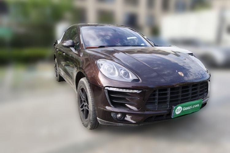 Used Porsche Macan 2016 Macan 2.0T Front Right 45 Deg