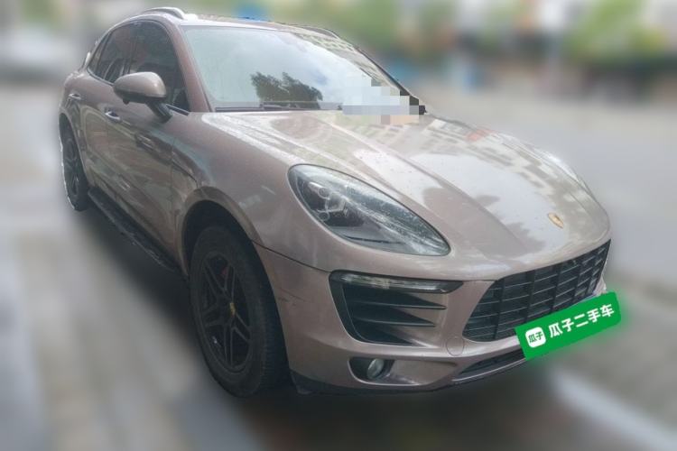 Used Porsche Macan 2016 Macan 2.0T Front Right 45 Deg