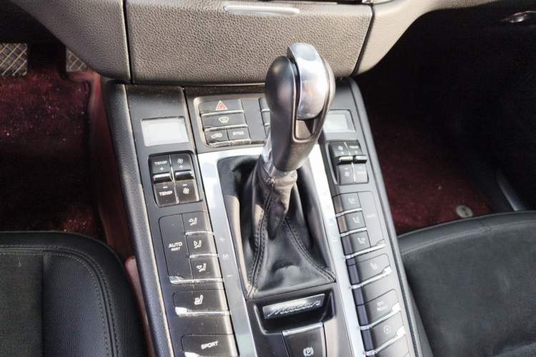 Used Porsche Macan 2016 Macan 2.0T Gear Lever
