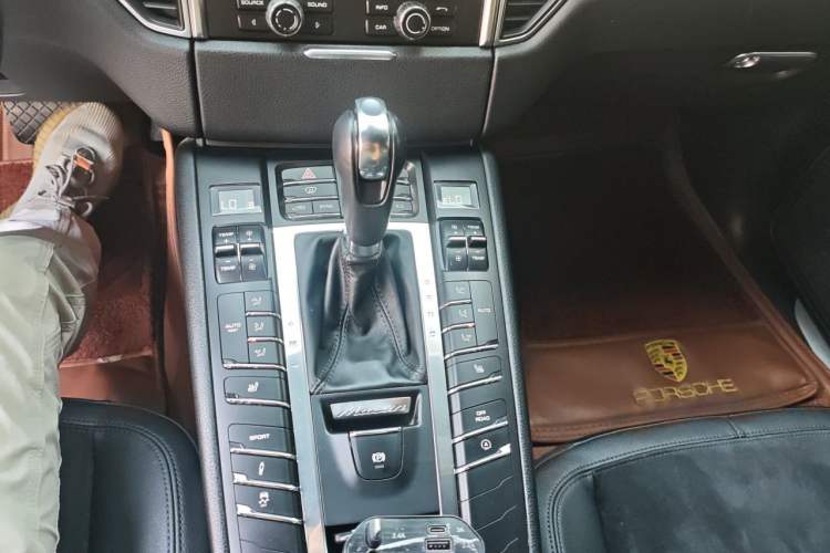 Used Porsche Macan 2016 Macan 2.0T Gear Lever