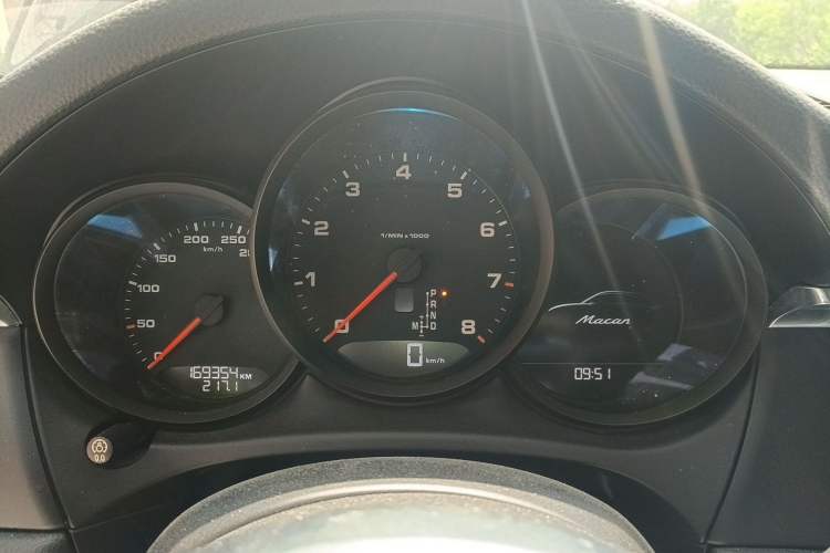Used Porsche Macan 2016 Macan 2.0T Instrument Cluster