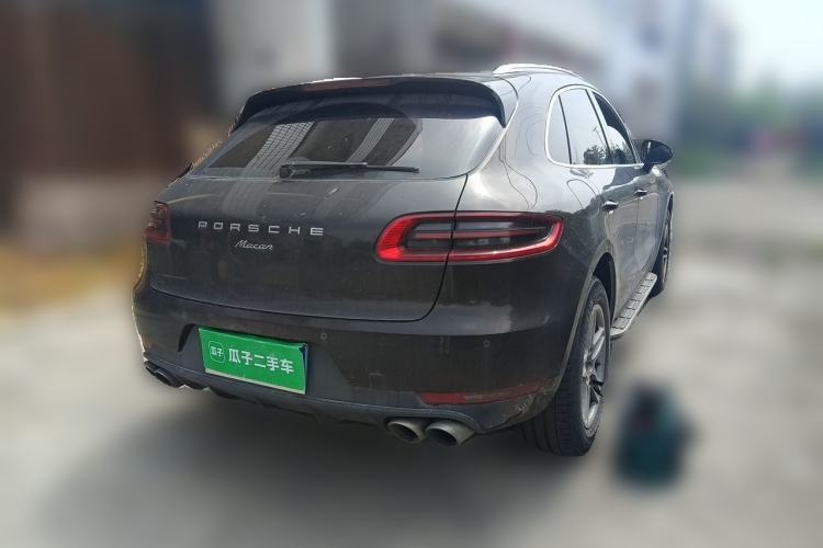 Used Porsche Macan 2016 Macan 2.0T Rear Right 45 Deg