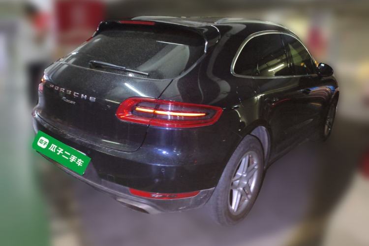 Used Porsche Macan 2016 Macan 2.0T Rear Right 45 Deg