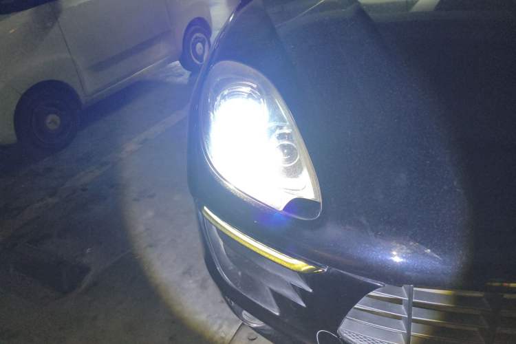 Used Porsche Macan 2016 Macan 2.0T Right Front Headlight