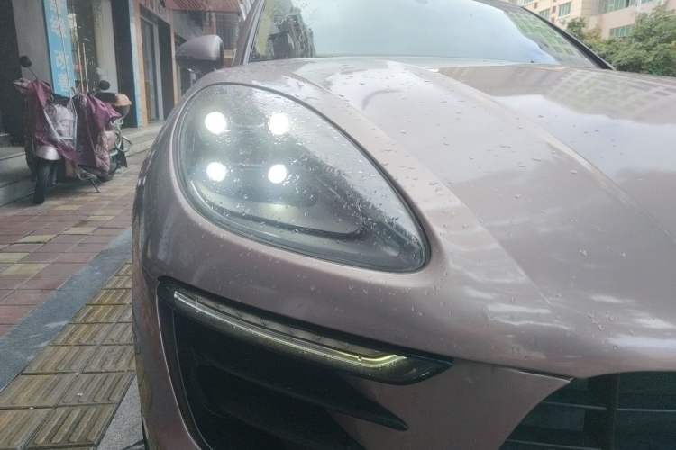 Used Porsche Macan 2016 Macan 2.0T Right Front Headlight