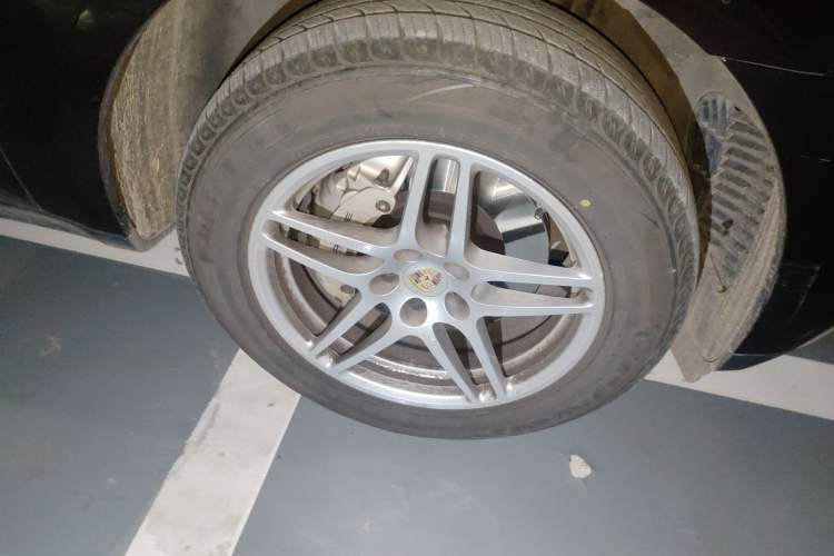 Used Porsche Macan 2016 Macan S 3.0T Right Front Wheel Hub