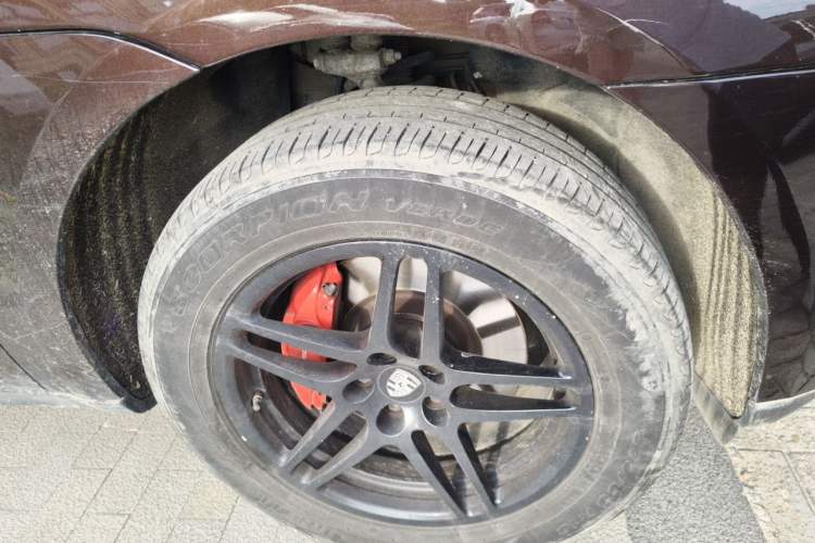 Used Porsche Macan 2016 Macan 2.0T Right Front Wheel Hub