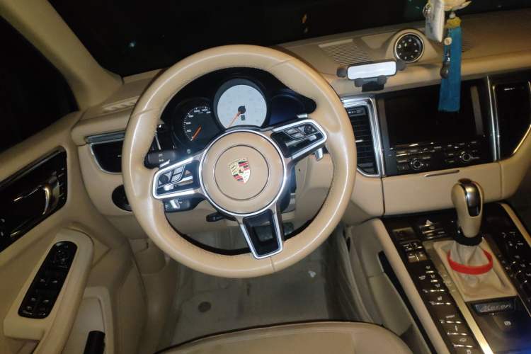 Used Porsche Macan 2016 Macan S 3.0T Steering Wheel