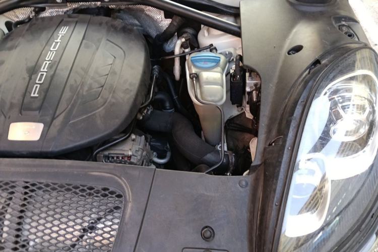 Used Porsche Macan 2016 Macan 2.0T Engine Bay Left
