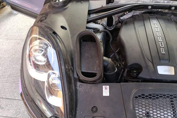 Used Porsche Macan 2016 Macan 2.0T Engine Bay Right