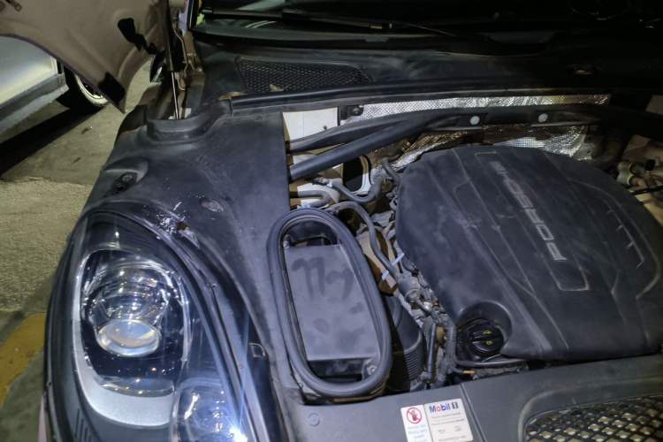 Used Porsche Macan 2016 Macan 2.0T Engine Bay Right