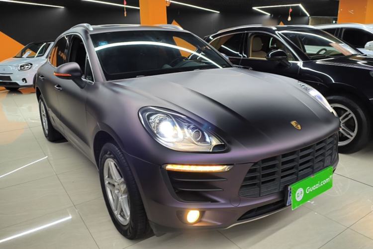 Used Porsche Macan 2016 Macan 2.0T Front Right 45 Deg