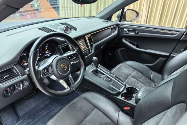 Used Porsche Macan 2016 Macan 2.0T Interior 2