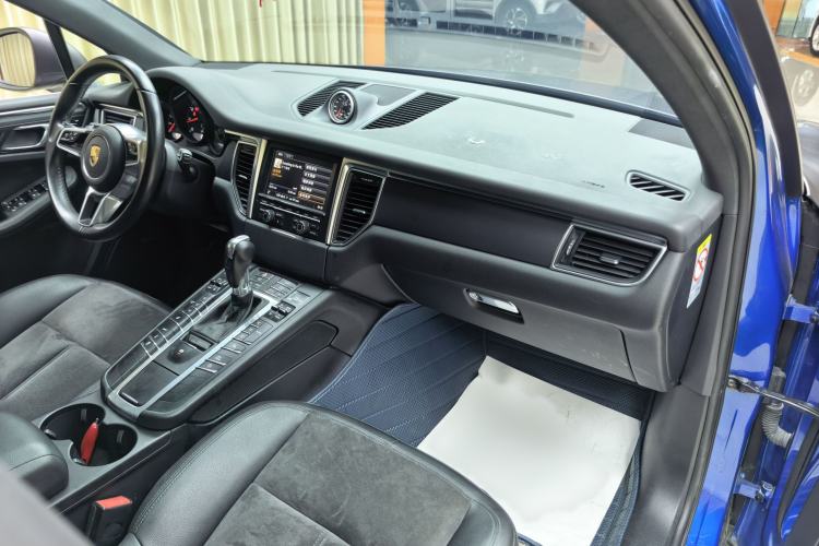 Used Porsche Macan 2016 Macan 2.0T Interior 6