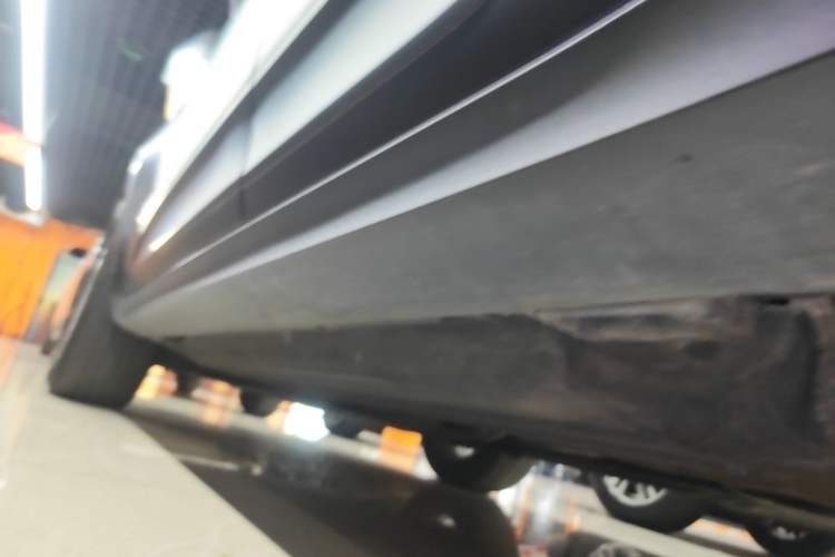 Used Porsche Macan 2016 Macan 2.0T Left Side Sill