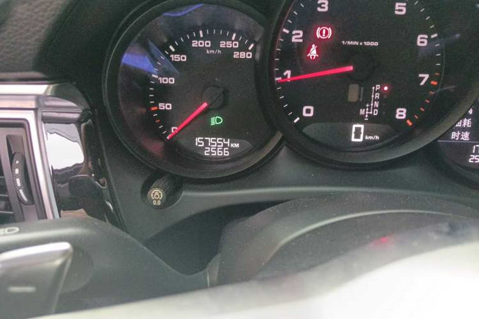 Used Porsche Macan 2016 Macan 2.0T Odometer Close Up