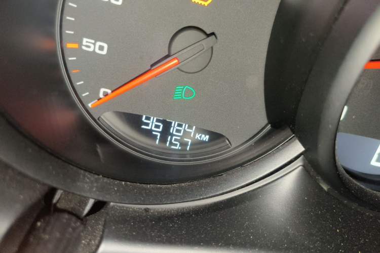 Used Porsche Macan 2016 Macan 2.0T Odometer Close Up