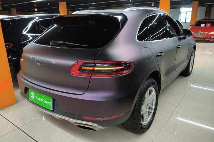 Used Porsche Macan 2016 Macan 2.0T Rear Right 45 Deg