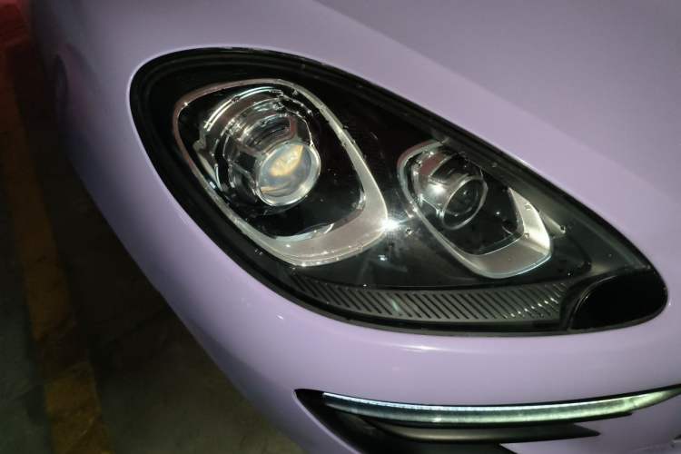 Used Porsche Macan 2016 Macan 2.0T Right Front Headlight