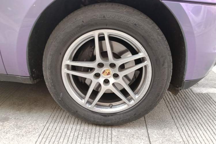 Used Porsche Macan 2016 Macan 2.0T Right Front Wheel Hub