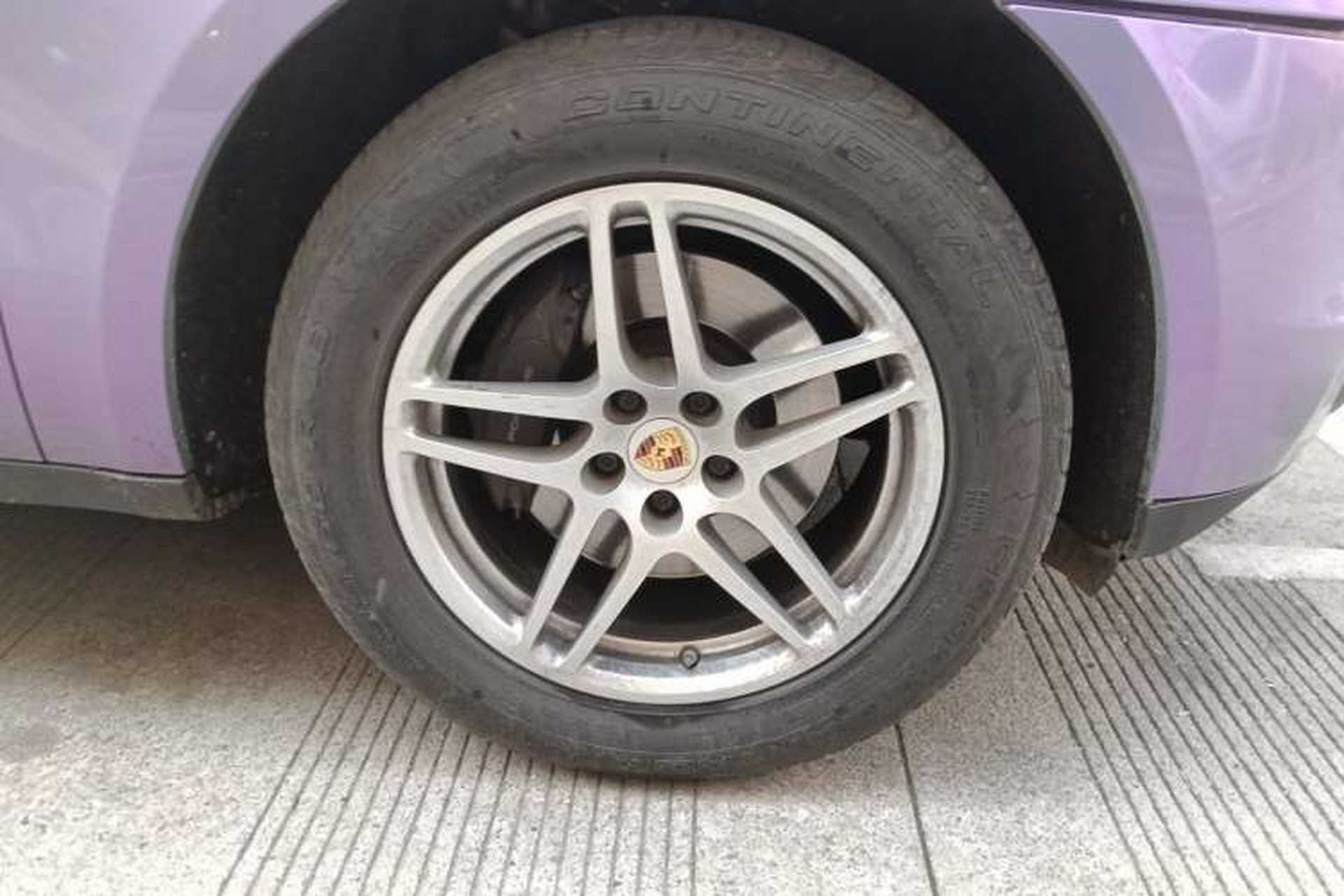 Used Porsche Macan 2016 Macan 2.0T Right Front Wheel Hub