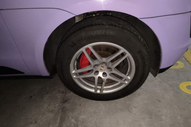 Used Porsche Macan 2016 Macan 2.0T Right Front Wheel Hub