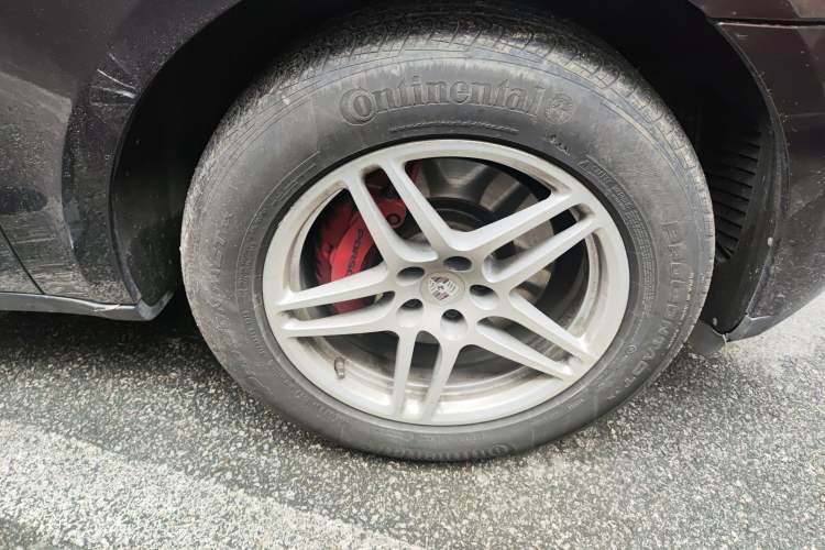 Used Porsche Macan 2016 Macan S 3.0T Right Front Wheel Hub