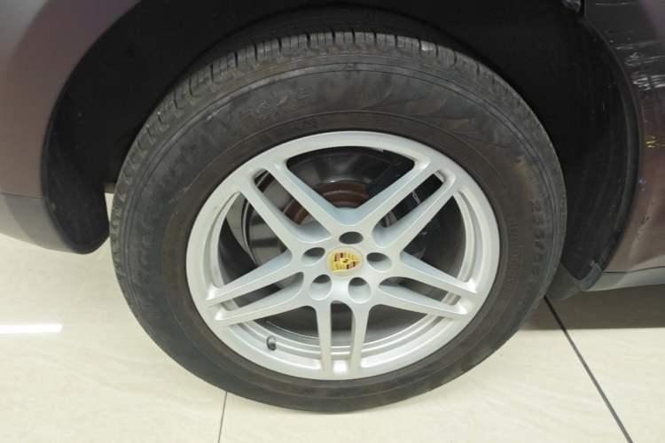 Used Porsche Macan 2016 Macan 2.0T Right Rear Wheel Hub