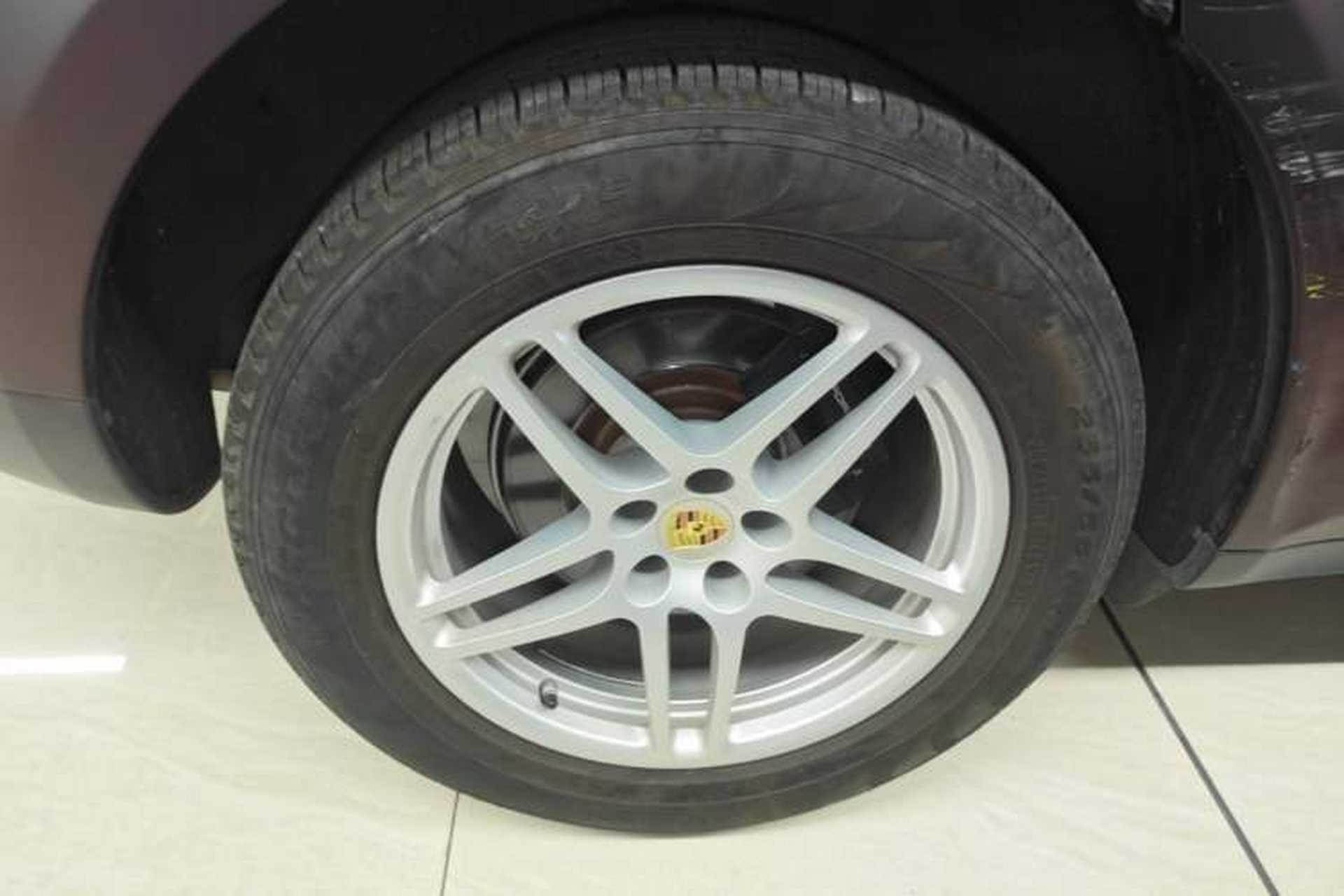 Used Porsche Macan 2016 Macan 2.0T Right Rear Wheel Hub
