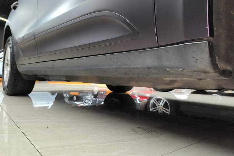 Used Porsche Macan 2016 Macan 2.0T Right Side Sill