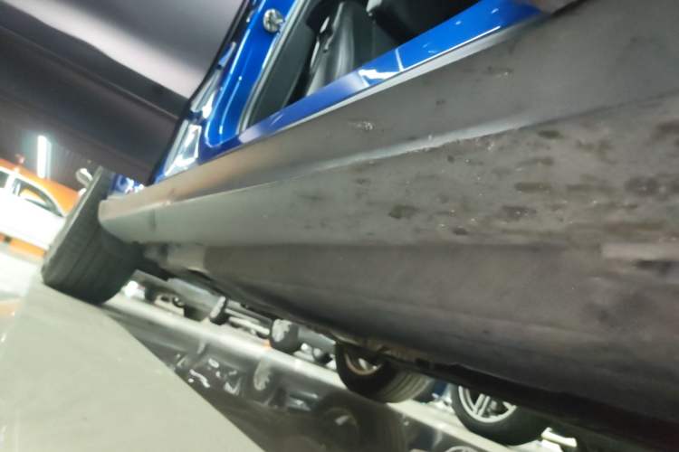 Used Porsche Macan 2016 Macan 2.0T Right Side Sill