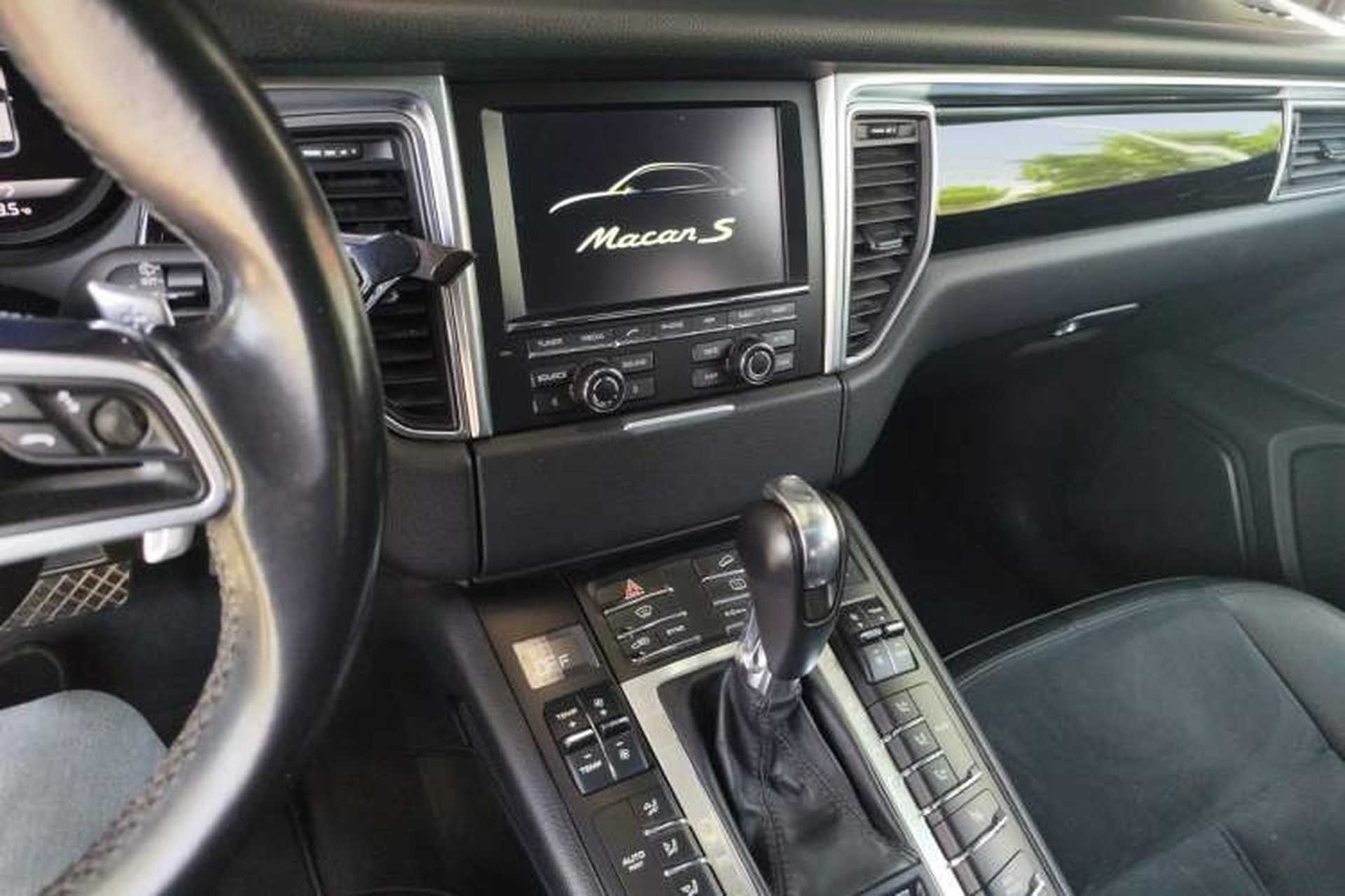 Used Porsche Macan 2016 Macan S 3.0T Audio And AC Panel