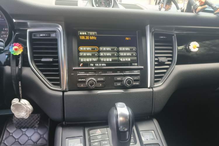 Used Porsche Macan 2016 Macan S 3.0T Audio And AC Panel