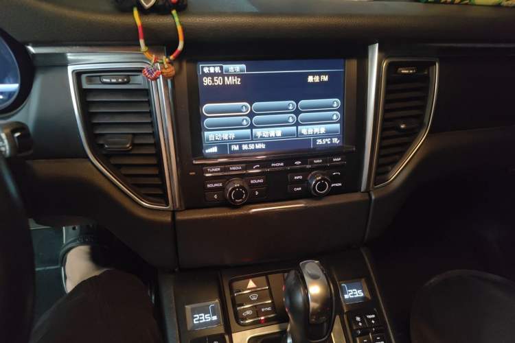 Used Porsche Macan 2016 Macan 2.0T Audio And AC Panel