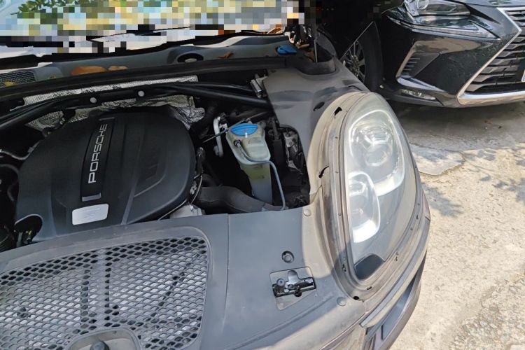 Used Porsche Macan 2016 Macan 2.0T Engine Bay Left