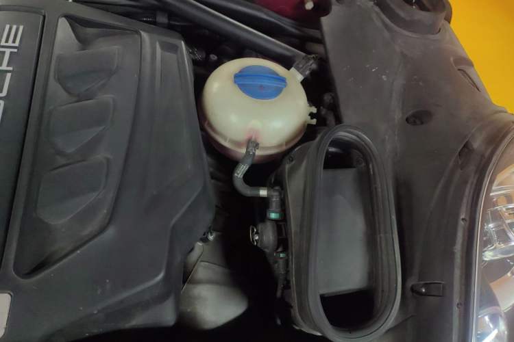 Used Porsche Macan 2016 Macan S 3.0T Engine Bay Left